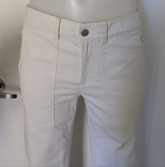 Stylish White Cropped Pants - Picture 7 of 10